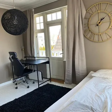 Centrally Located 8-room Detached House Villa