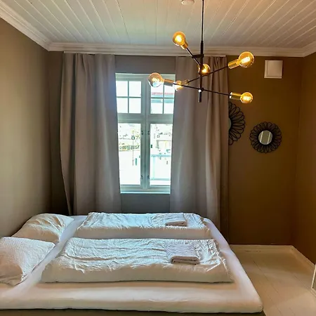 4-bedroom *