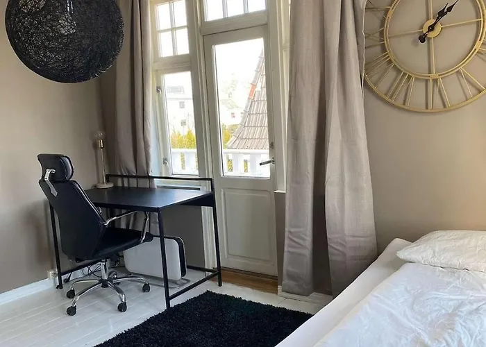 4-bedroom *